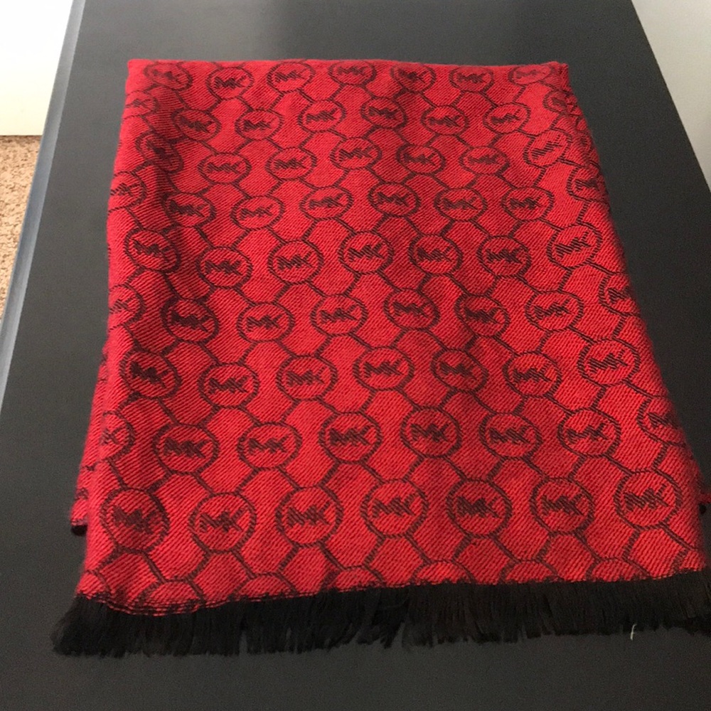 Michael kors scarf